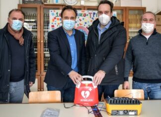 Η ΟΛΥΜΠΟΣ δώρισε 18 απινιδωτές σε σχολεία
