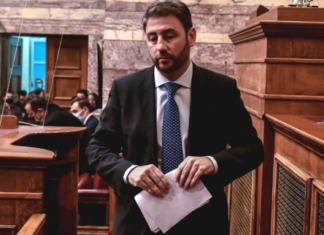Αναστάτωση στο ΚΙΝΑΛ έχει φέρει η τολμηρή δήλωση Ανδρουλάκη υπέρ του υποχρεωτικού εμβολιασμού των δημοσίων υπαλλήλων