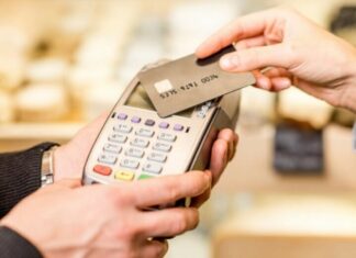 Έκπτωση φόρου από 450 έως 2.200 ευρώ για e-αποδείξεις
