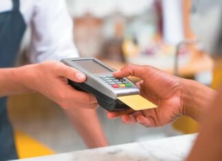 Πώς θα παρακολουθεί η εφορία το «κύκλωμα» για τις ταμειακές μηχανές και τα POS