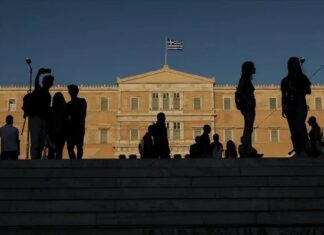 Όλες οι αλλαγές που προωθούνται σε παροχές ανεργίας, στεγαστική πολιτική και κατάρτιση