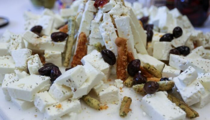 feta-1-910x521
