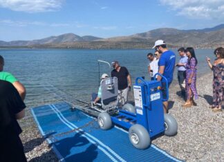 Ο Δήμος Δελφών μεριμνεί για την αυτόνομη πρόσβαση όλων στη θάλασσα