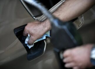 Fuel Pass 2: Ολα όσα πρέπει να ξέρετε για τις αιτήσεις που ξεκινούν τη Δευτέρα