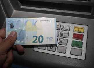 Μετρητά, τέλος για περίπου 2 εκατομμύρια δικαιούχους επιδομάτων