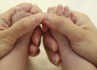 Επίδομα παιδιού: Τα ποσά του μπόνους – Πότε θα καταβληθεί η μιάμιση δόση