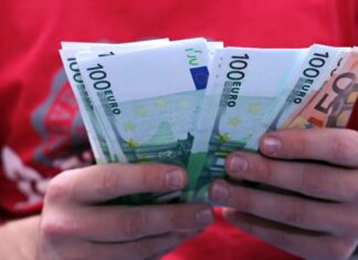 Επιταγή ακρίβειας: Ποιοι θα πάρουν 250 ευρώ τον Δεκέμβριο – Οι προϋποθέσεις