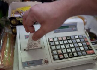 Από Ιούνιο η σύνδεση των ταμειακών με τα POS – Γιατί καθυστερεί