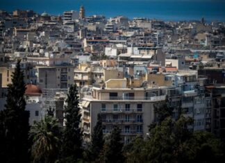 Θέσεις πάρκινγκ σε πιλοτές: Εγκύκλιος των συμβολαιογράφων μετά τον νέο νόμο