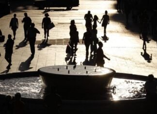 ΙΜΕ ΓΣΕΒΕΕ: Σύνδρομο “τρίτης εβδομάδας” – Για ένα στα δύο νοικοκυριά το μηνιαίο εισόδημα επαρκεί για 18 ημέρες