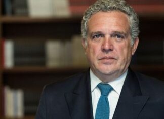 Χ. Ζαμπούνης: «Όταν χάνεται το αίμα σου» – Το συγκινητικό αντίο στον ανιψιό του που χάθηκε στα Τέμπη