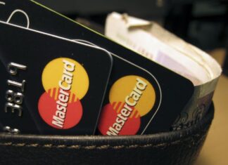 Στην τελική ευθεία η διασύνδεση 400.000 ταμειακών μηχανών με τα POS