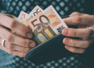 Ετήσιο μπόνους ένας μισθός με τις νέες αυξήσεις στο Δημόσιο