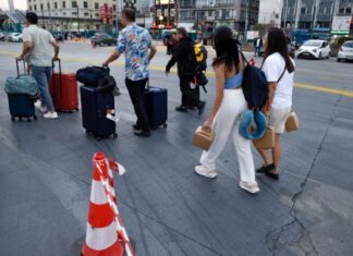 Πώς να εξοικονομήσεις χρήματα από τις διακοπές σου τον φετινό Αύγουστο