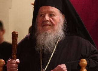 Παραιτήθηκε και ο 91χρονος μητροπολίτης Φλωρίνης