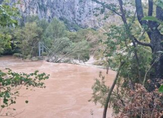 Ο Πηνειός «κατάπιε» το ιστορικό προσκύνημα της Αγίας Παρασκευής στα Τέμπη