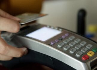 Το χρονοδιάγραμμα διασύνδεσης των POS με τα ταμειακά συστήματα και την ΑΑΔΕ -Τα τρία στάδια