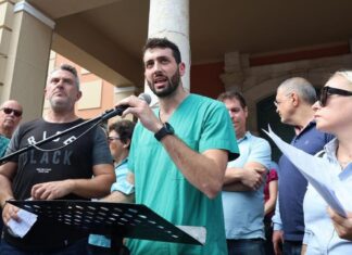 Βενιζέλειο Νοσοκομείο: Συγκίνησε ο νεαρός γιατρός: «Μη μας αφήσετε να φύγουμε στο εξωτερικό»