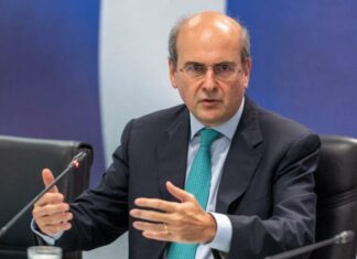 ΥΠΕΘΟ: Η προσπάθεια για δίκαιη λύση για τη ΛΑΡΚΟ