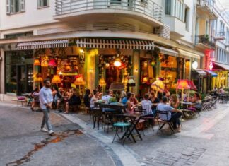 Οι κλάδοι με τον μεγαλύτερο αριθμό εργαζομένων και τη σημαντικότερη αύξηση σε θέσεις εργασίας