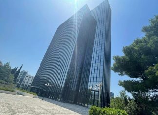 «Μπάμπης Βωβός Διεθνής Τεχνική»: Νέα σφυριά για οικόπεδα στο Μαρούσι (pics)