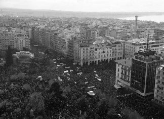 Τι αναζητούν πραγματικά ένα εκατομμύριο άνθρωποι στους δρόμους;