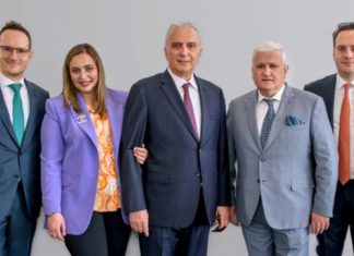 Οικογένεια Σαράντη: Οι αθόρυβοι Βλάχοι που σπάνε πρώτοι το φράγμα των 1 δισ. πωλήσεων στα τρόφιμα