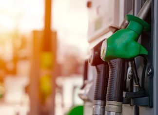 Καύσιμα: Νέο κύμα ανατιμήσεων – Γιατί στην Ελλάδα αυξάνονται αμέσως;