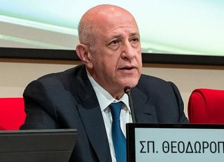 Θεοδωρόπουλος: Δύο μεγάλα εργοστάσια εξετάζουν λουκέτο