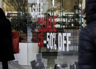 Λιανεμπόριο: Ξεκινά η μάχη των εκπτώσεων – Πού ποντάρει ο εμπορικός κόσμος