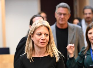 Το «κόμμα Καρυστιανού» ταράζει το πολιτικό σκηνικό – Ποιοι αντιδρούν, ορόσημο η 28η Φεβρουαρίου