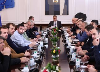 Κυριάκος κερνάει, «πρόθυμοι» πίνουν και του βιοπαλαιστή αγρότη τίποτα ουσιαστικά δεν δίνουν