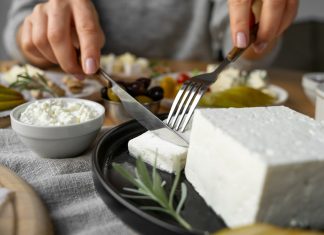 Ο ΕΦΕΤ ανακαλεί φέτα γνωστής μάρκας – εντοπίστηκε μικρόβιο