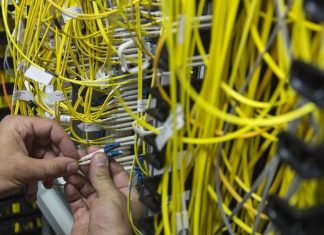 Τηλεπικοινωνίες: Η συμμαχία ΔΕΗ – Vodafone και τα σενάρια για την επόμενη μέρα