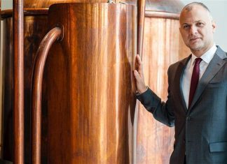 Ο Αλ. Δανιηλίδης «επέστρεψε» στο τιμόνι της Αθηναϊκής Ζυθοποιίας