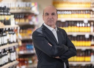 Μασούτης: «Aνοίγεται» σε ακίνητα, τουρισμό, logistics και retail media