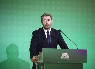 Γιατί ο Ανδρουλάκης αναβάλλει τη διεύρυνση, ο άνεμος αισιοδοξίας της Κουμουνδούρου και η προσέγγιση με τη Νέα Αριστερά