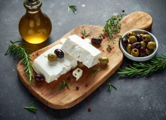 Φέτα: Προς τα 16 ευρώ το κιλό – Τι συμβαινει με ελαιόλαδο και γιαούρτι